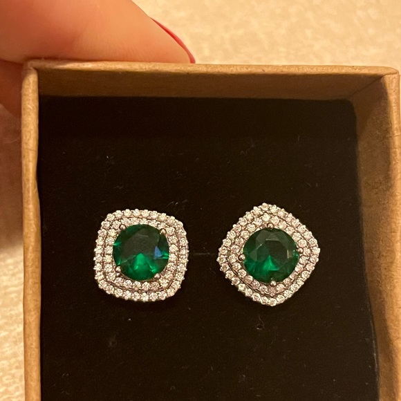 Emerald and Silver studs - Picture 1 of 2